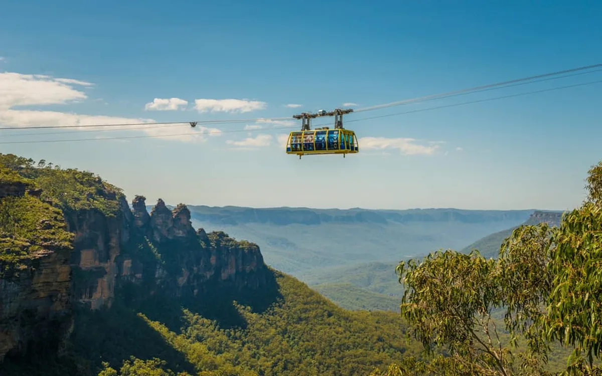 The Scenic Skyway cabin crossing the Jamison Valley