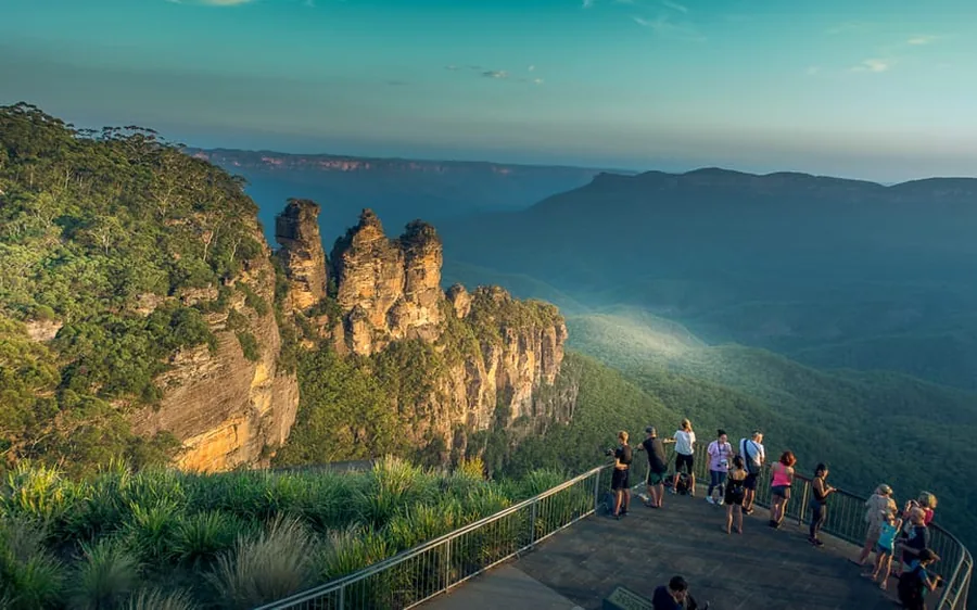 The Three Sisters at sunset seen from Echo Point