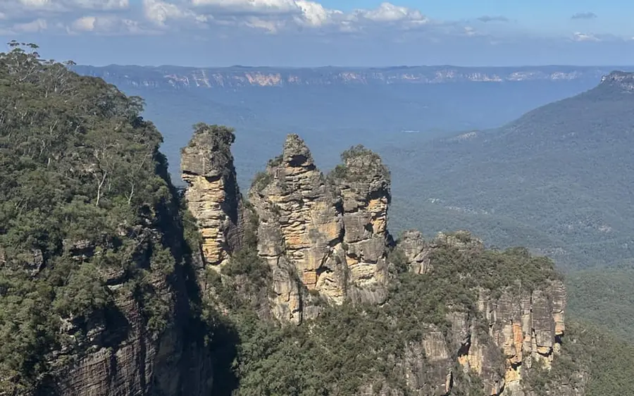The Three Sisters at Echo Point above the Jamison Valley
